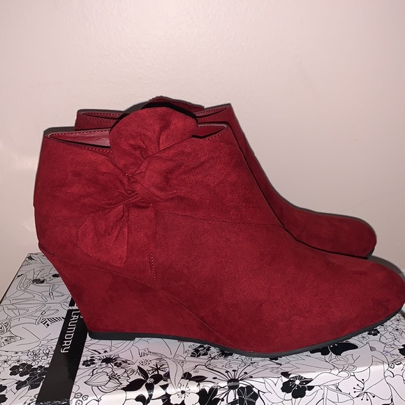 Chinese Laundry women’s size 10 suede Cherry Red booties - Picture 4 of 4